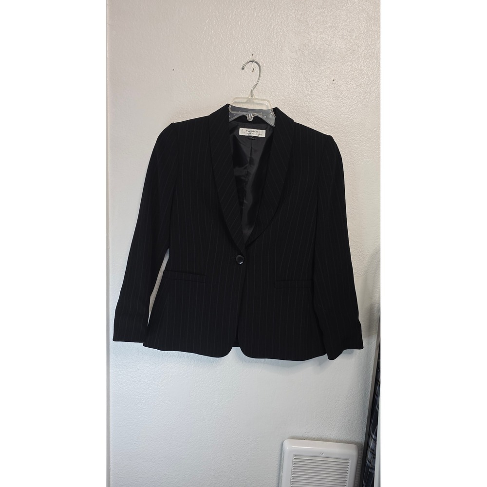 Tahari Pinstripe Blazer Womens Size 6 Black Excellent Condition